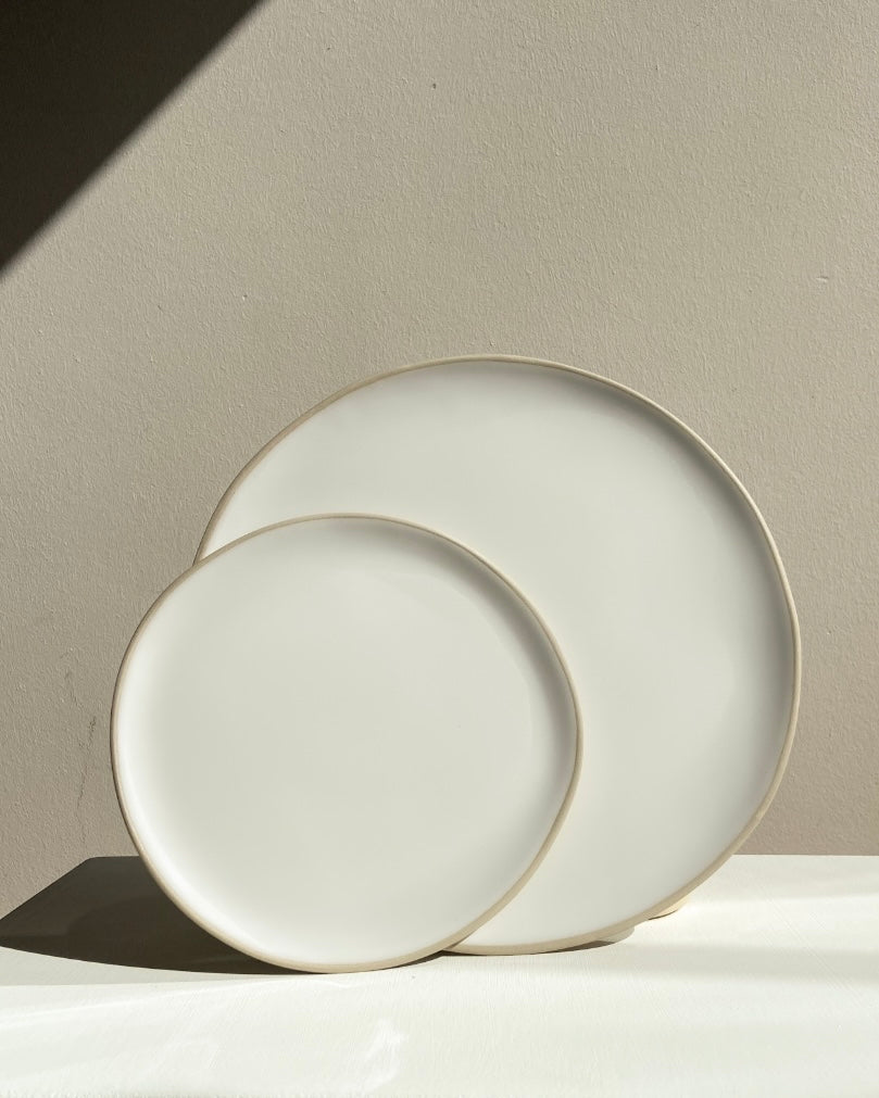 Plates, milky white